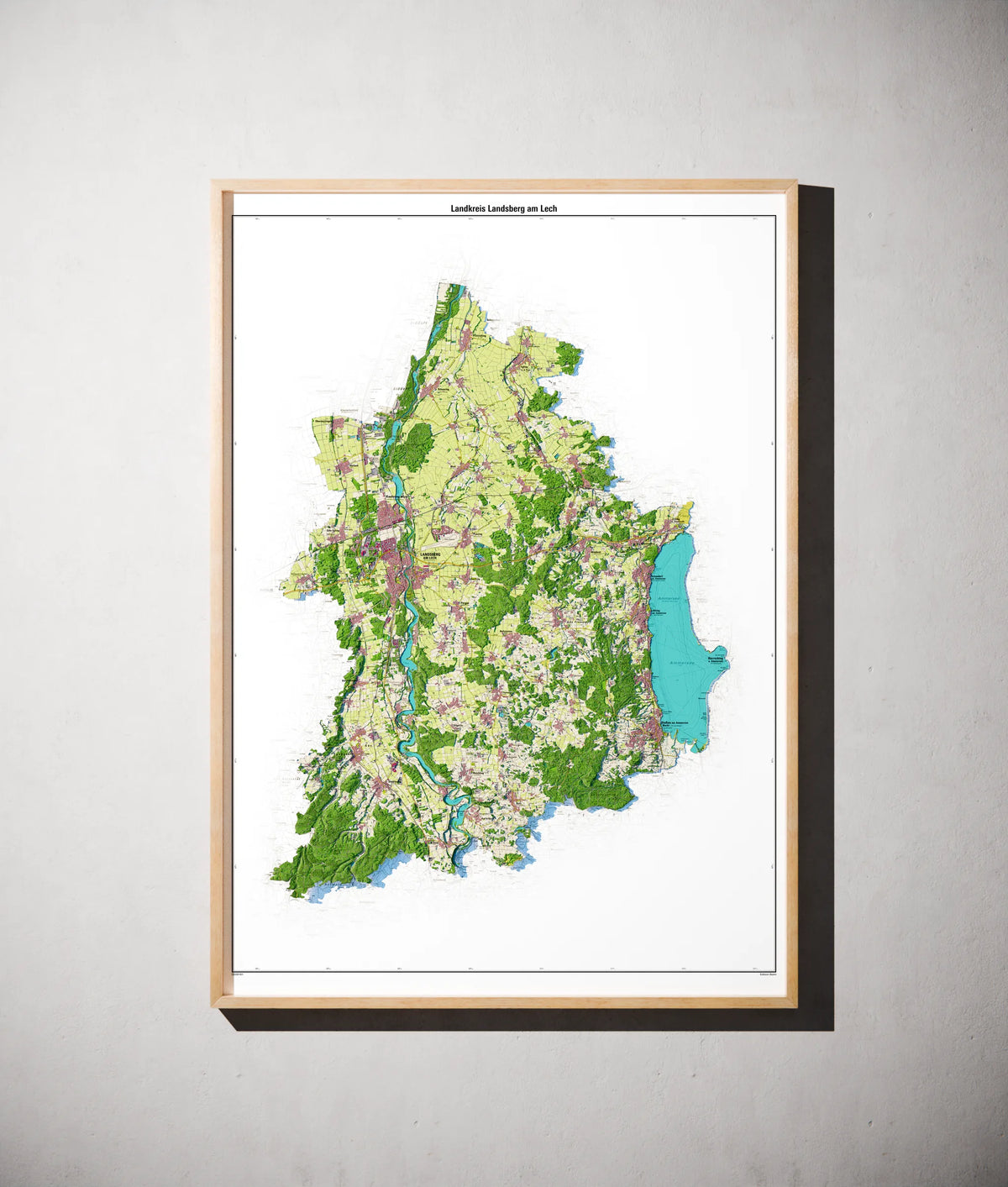 Landkreis Landsberg am Lech Poster als schattierte Reliefkarte, Farbvariante Topographisch, gerahmt an einer Wand #dtk