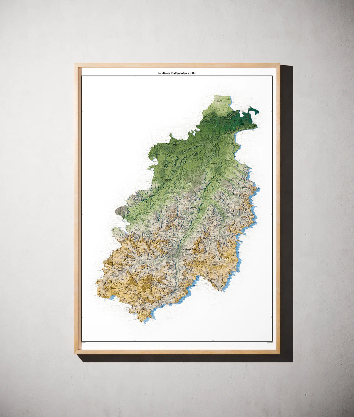 Landkreis Pfaffenhofen a.d.Ilm Poster als schattierte Reliefkarte, Farbvariante Salbei, gerahmt an einer Wand #c1