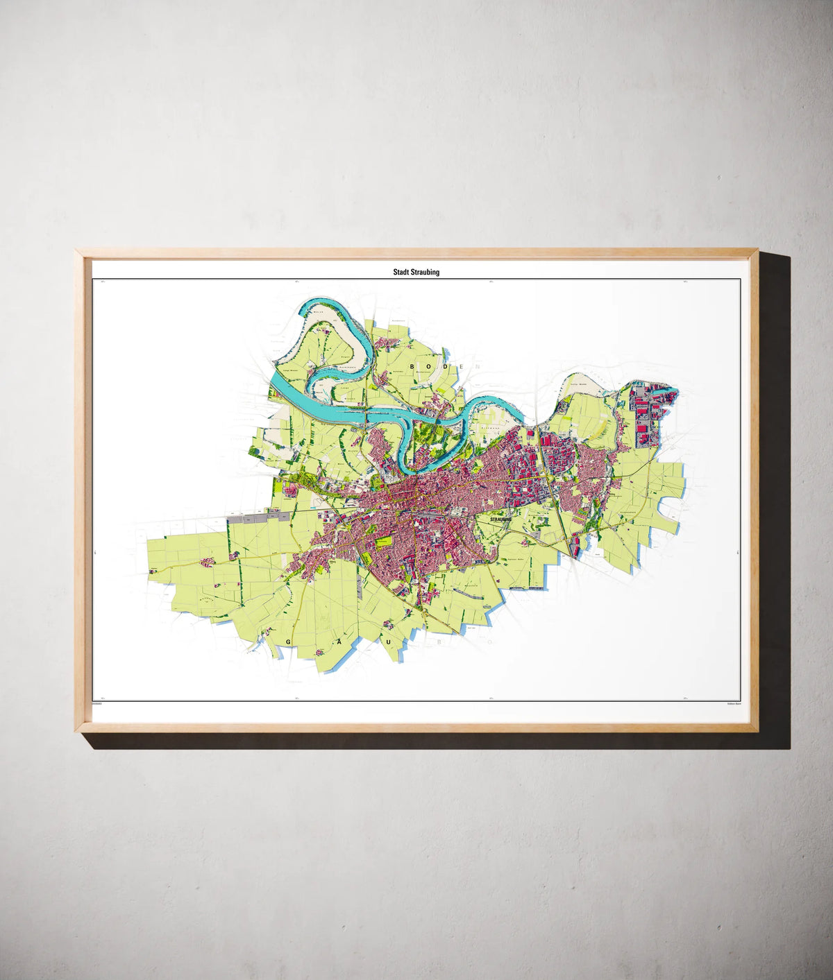 Stadt Straubing Poster als schattierte Reliefkarte, Farbvariante Topographisch, gerahmt an einer Wand #dtk