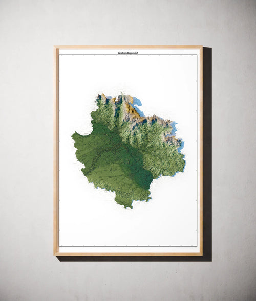 Landkreis Deggendorf Poster als schattierte Reliefkarte, Farbvariante Salbei, gerahmt an einer Wand #c1