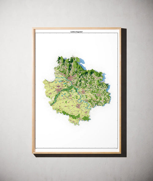 Landkreis Deggendorf Poster als schattierte Reliefkarte, Farbvariante Topographisch, gerahmt an einer Wand #dtk