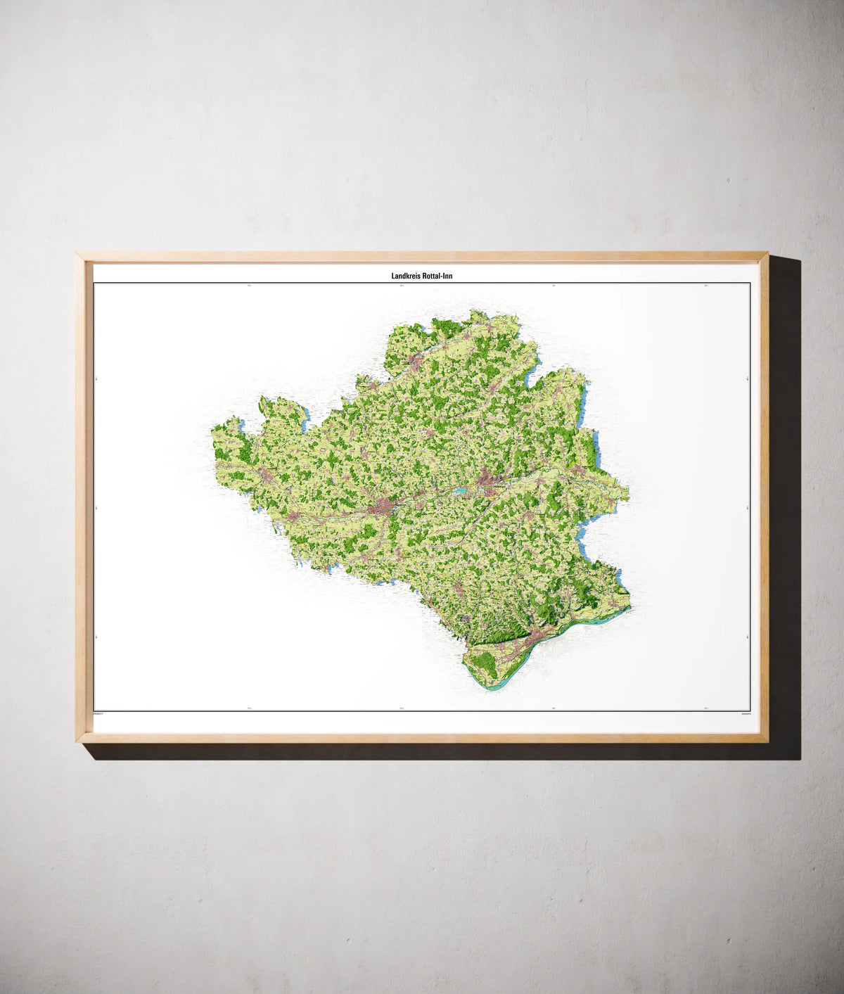 Landkreis Rottal-Inn Poster als schattierte Reliefkarte, Farbvariante Topographisch, gerahmt an einer Wand #dtk