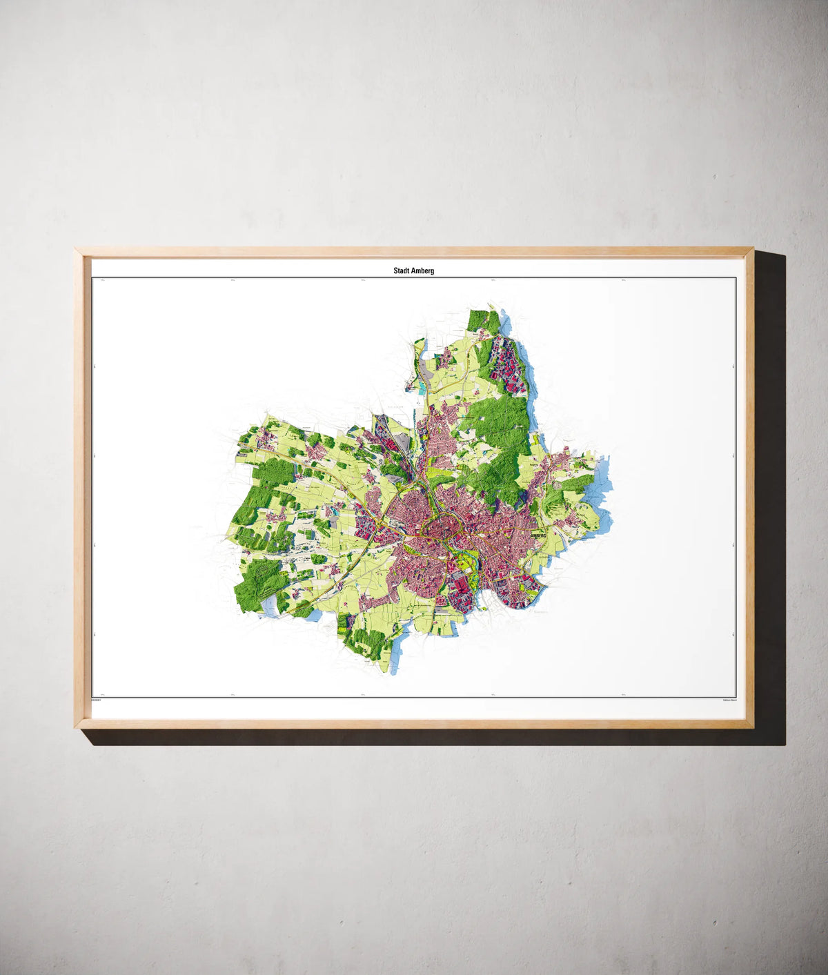 Stadt Amberg Poster als schattierte Reliefkarte, Farbvariante Topographisch, gerahmt an einer Wand #dtk