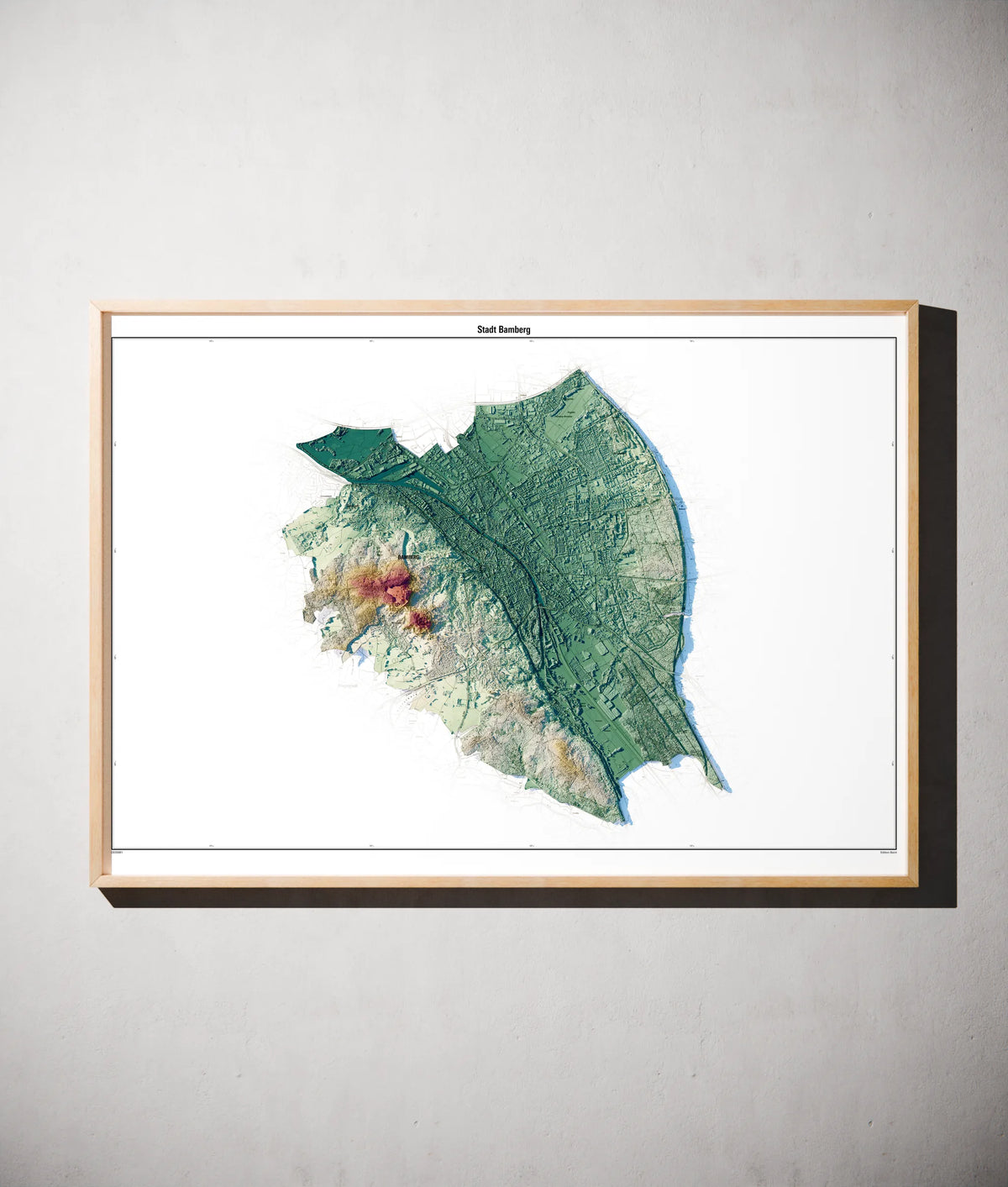 Stadt Bamberg Poster als schattierte Reliefkarte, Farbvariante Petrol, gerahmt an einer Wand #c2