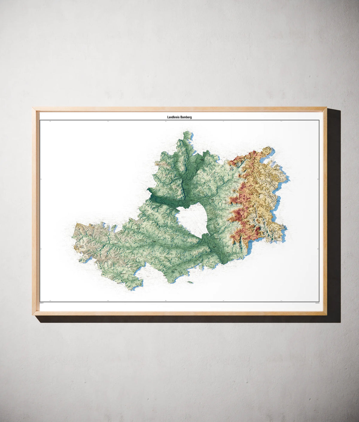 Landkreis Bamberg Poster als schattierte Reliefkarte, Farbvariante Petrol, gerahmt an einer Wand #c2