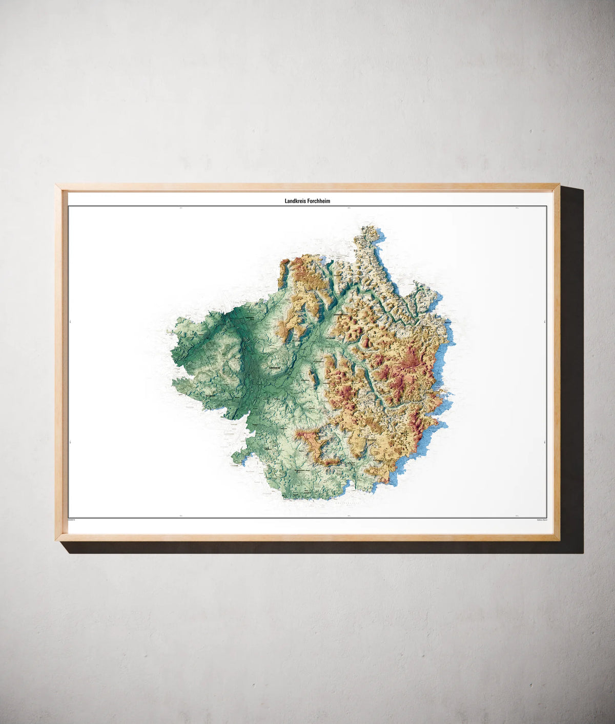 Landkreis Forchheim Poster als schattierte Reliefkarte, Farbvariante Petrol, gerahmt an einer Wand #c2