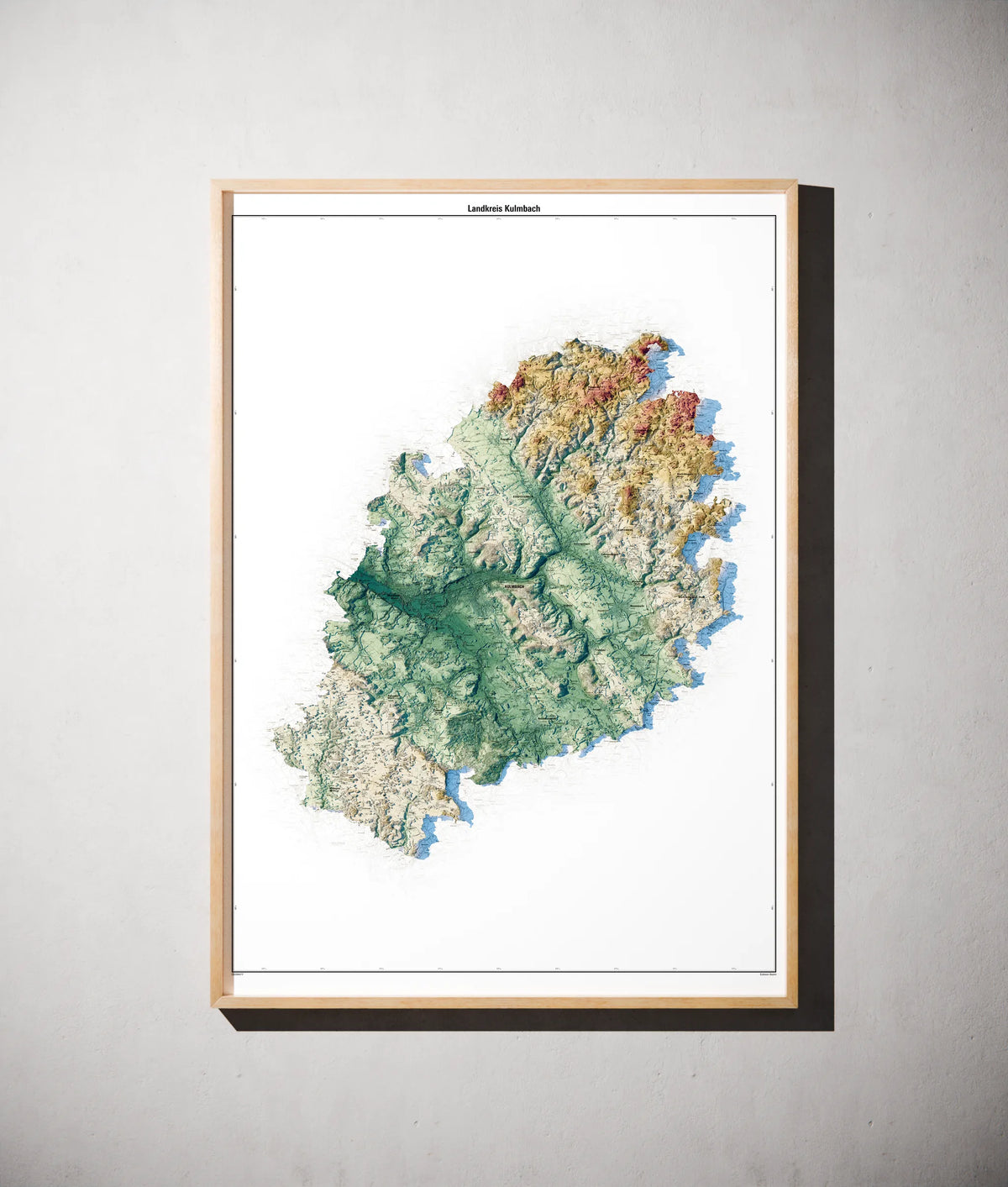 Landkreis Kulmbach Poster als schattierte Reliefkarte, Farbvariante Petrol, gerahmt an einer Wand #c2