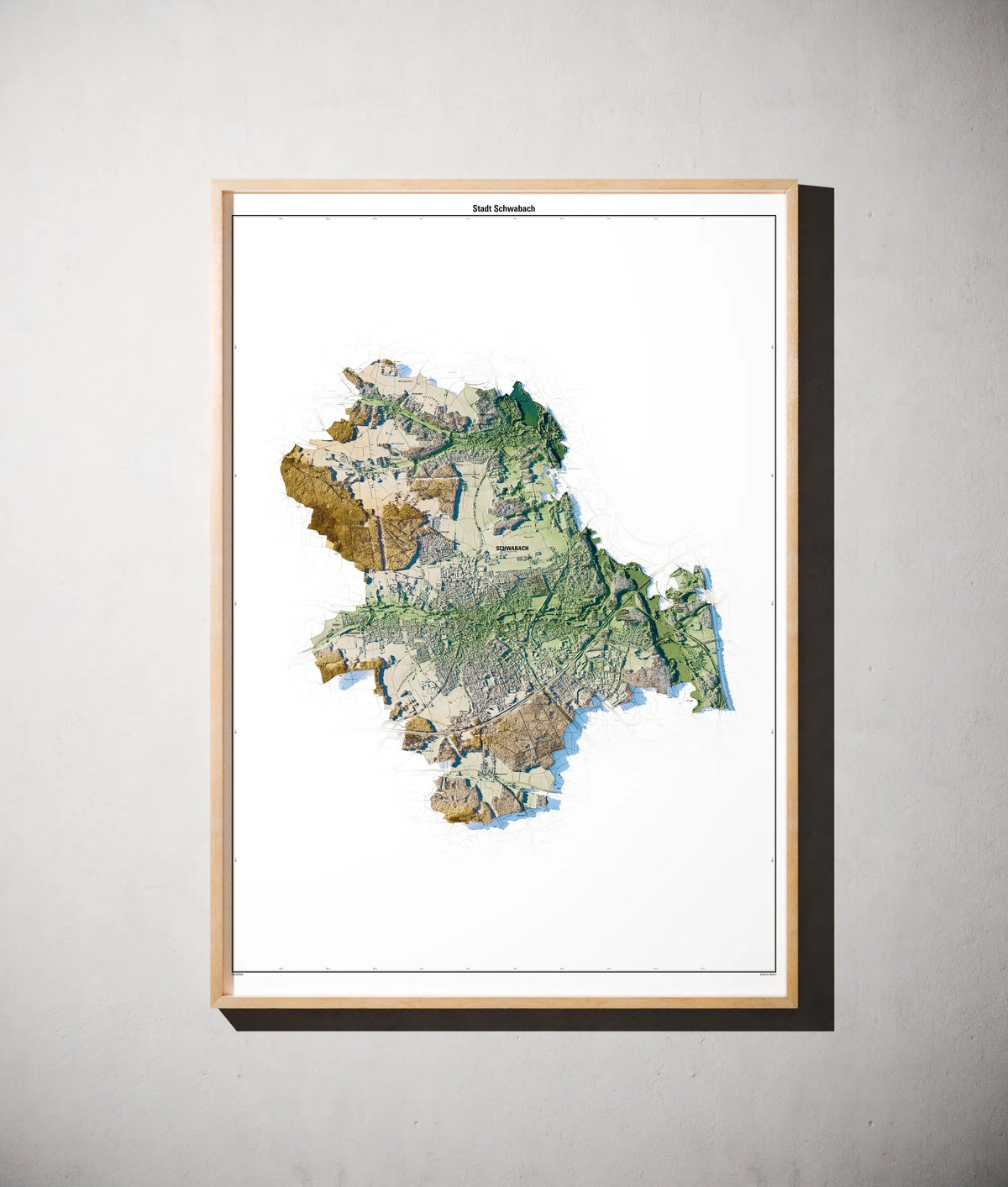 Stadt Schwabach Poster als schattierte Reliefkarte, Farbvariante Salbei, gerahmt an einer Wand #c1