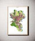 Stadt Würzburg Poster als schattierte Reliefkarte, Farbvariante Topographisch, gerahmt an einer Wand #dtk