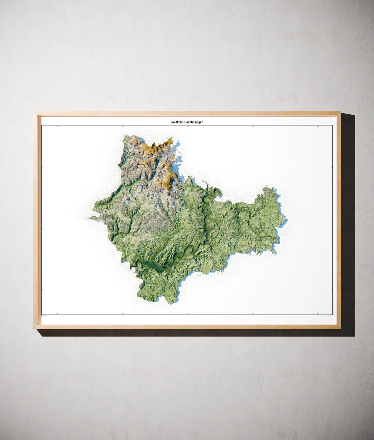 Landkreis Bad Kissingen Poster als schattierte Reliefkarte, Farbvariante Salbei, gerahmt an einer Wand #c1