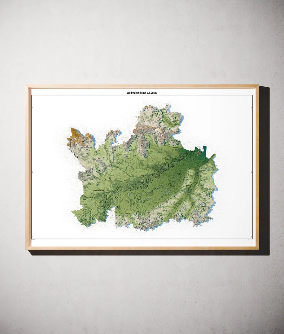 Landkreis Dillingen a.d.Donau Poster als schattierte Reliefkarte, Farbvariante Salbei, gerahmt an einer Wand #c1