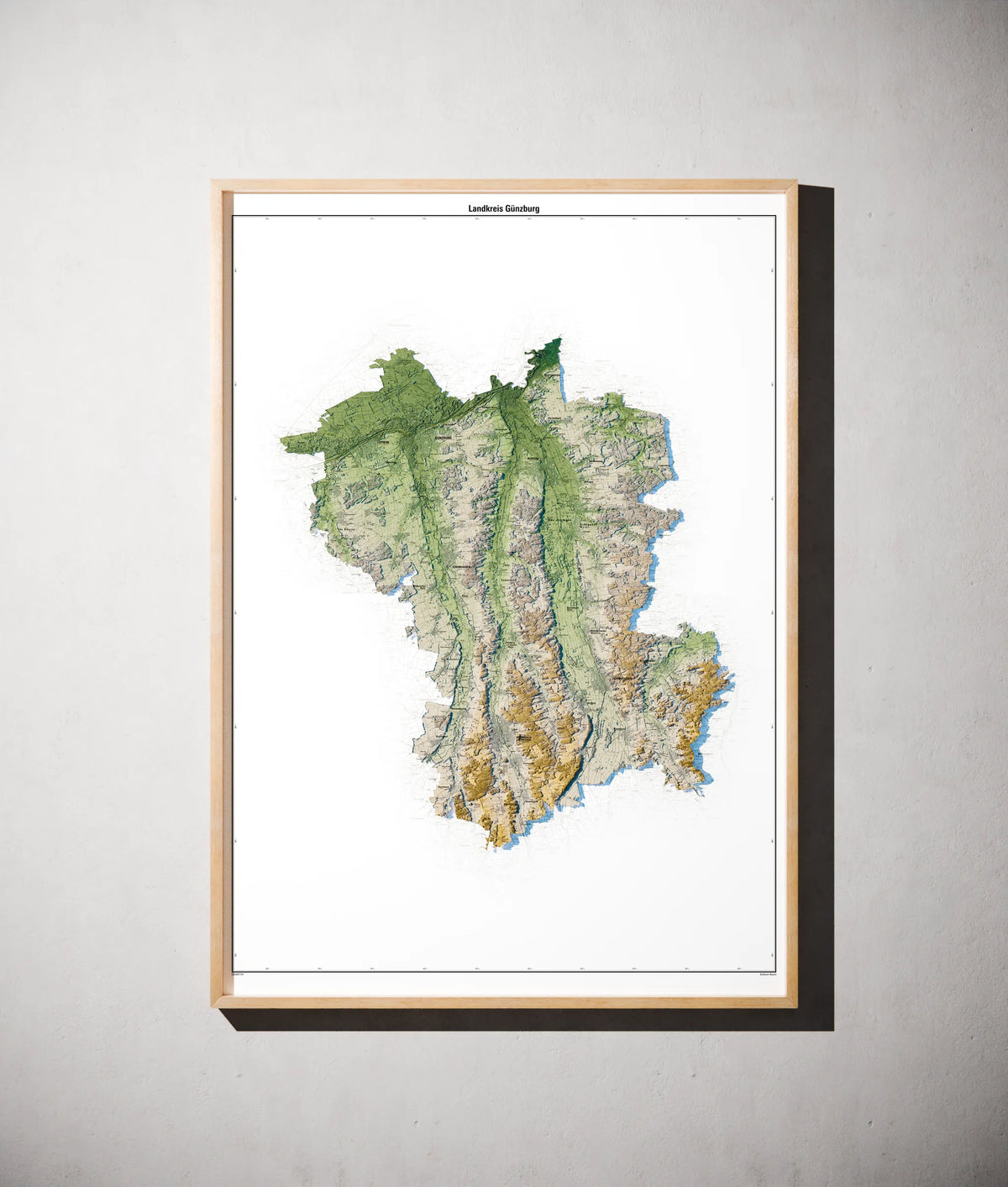 Landkreis Günzburg Poster als schattierte Reliefkarte, Farbvariante Salbei, gerahmt an einer Wand #c1
