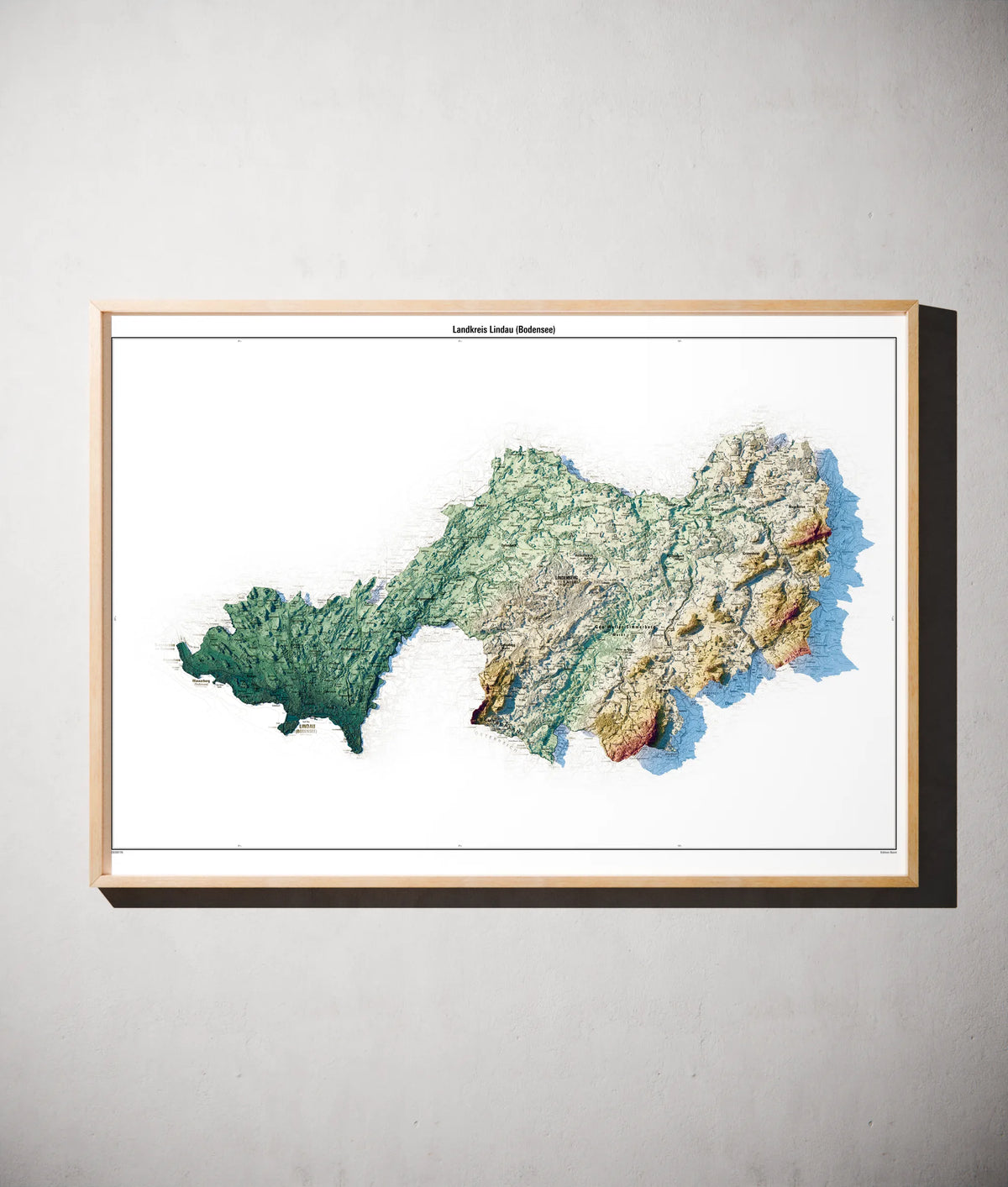 Landkreis Lindau (Bodensee) Poster als schattierte Reliefkarte, Farbvariante Petrol, gerahmt an einer Wand #c2