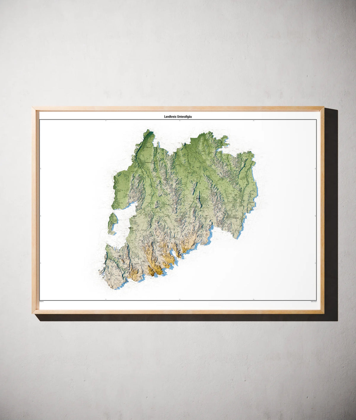Landkreis Unterallgäu Poster als schattierte Reliefkarte, Farbvariante Salbei, gerahmt an einer Wand #c1